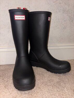 Hunter Original Women's Round Toe Waterproof Play Tall Rain Boots Black Size 8